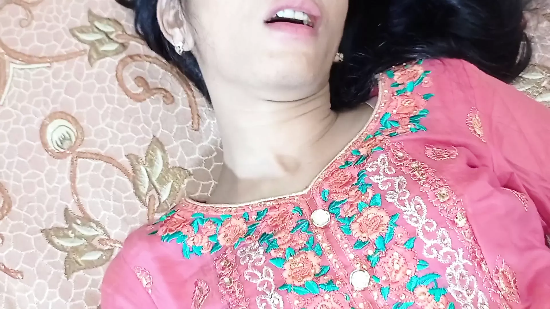 Sleeping Karti Ladki Ko Pata Nahi Kaun Chod Gaya Video Sex Videos