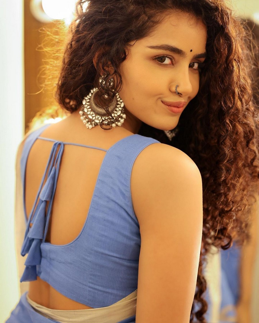 Anupama Sexy